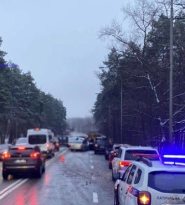 У Києві сталася ДТП за участю 13 авто