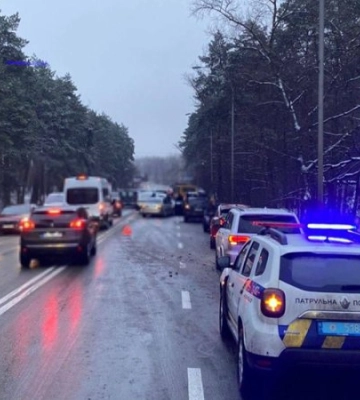 У Києві сталася ДТП за участю 13 автомобілів
