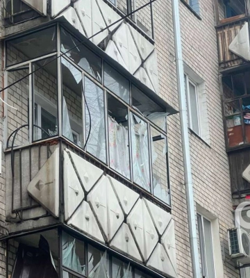 Масована атака дронами на Дніпро: у місті пошкоджено багатоповерхівки, виникли пожежі, серед постраждалих — двоє дітей