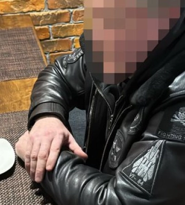 В Киеве мошенник требовал $100 тысяч у чиновника ТЦК