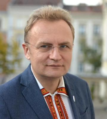 Попри заклик прем'єрки у двох медзакладах Львова немає світла, — Садовий