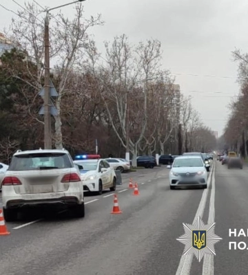 У Приморському районі Одеси Mercedes збив пішохода на проспекті Шевченка