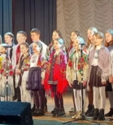 Зібрали понад 9 тисяч гривень для ЗСУ: різдвяний концерт відбувся у Сарнах