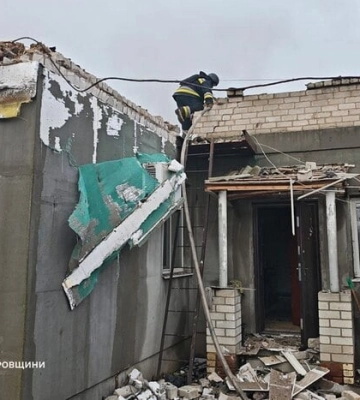 Рашисты нанесли повторный удар по спасателям, которые тушили пожар в Днепропетровской области — ранен пожарный