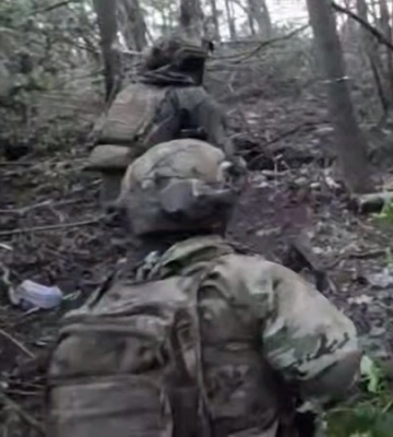 Воїни 8-го полку ССО полонили 2 рашистів і взяли під контроль ворожу позицію на Донеччині. ВIДЕО
