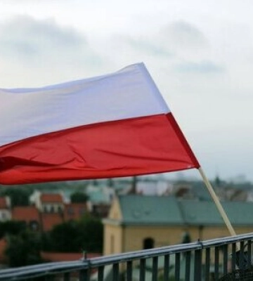 63% поляков считают, что Украина будет вынуждена отдать России часть своей территории, - опрос