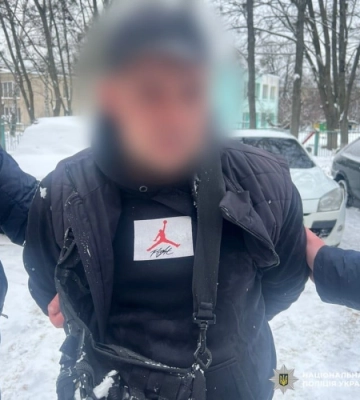 У Харкові чоловік стріляв у військовослужбовця ТЦК, його затримано