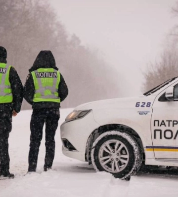 Через негоду продовжили обмеження руху вантажівок до Закарпаття