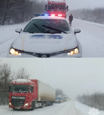 На Рівненщині через складні погодні умови ввели обмеження на рух вантажівок