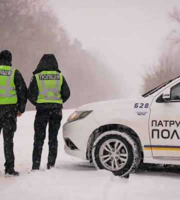 На Прикарпатті заборонили рух вантажівок до Торунського перевалу через сильний сніг