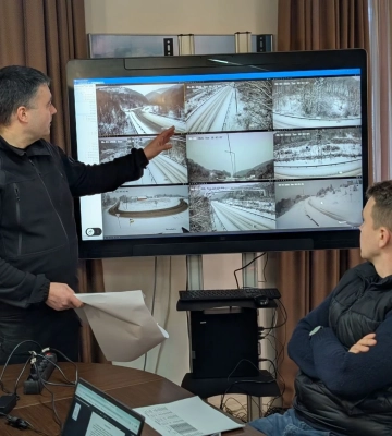 Через негоду на Рівненщині рятувальники двічі буквирували автомобілі на трасі Київ–Чоп (ВІДЕО+ФОТО)