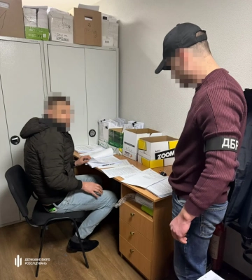 Командиру взводу на Донеччині повідомили про підозру за незаконні бойові виплати