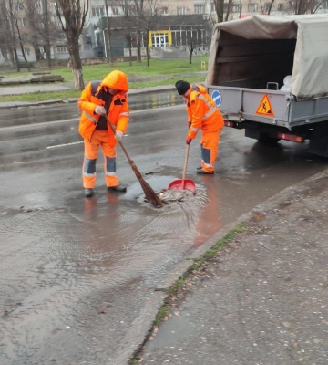В Одесі зафіксовані часткові підтоплення через затяжну зливу