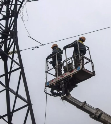 На Київщині через негоду 75 тисяч споживачів залишилися без світла