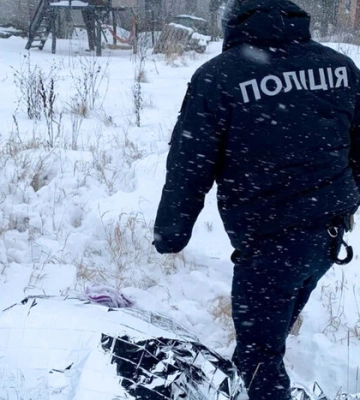 На Рівненщині жінка ледь не замерзла в сніговому заметі