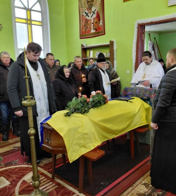 Вважався зниклим безвісти: на Волині попрощалися із захисником Дмитром Колядою
