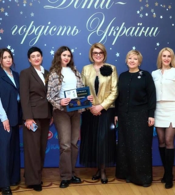 Жительку Умані відзначили на національній премії за вокал (ФОТО)