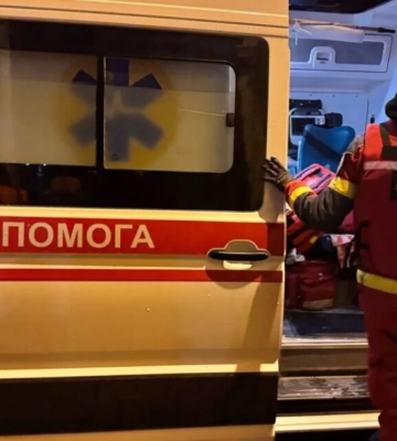 Нічна атака на Київ: щонайменше дві людини постраждали, пошкоджено будинки в трьох районах