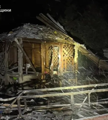 На Київщині врятовано родину з-під завалів 