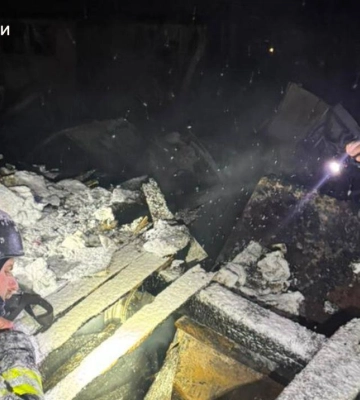 На Київщині після атаки РФ з підвалу врятували чотирьох постраждалих, серед них - дитина
