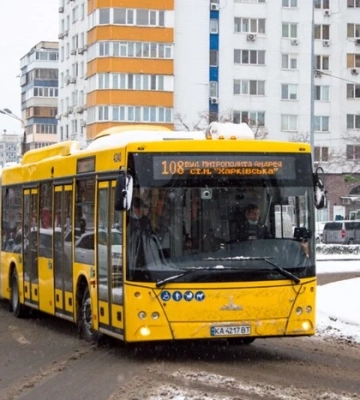 Електротранспорт на лівому березі Києва тимчасово не курсує