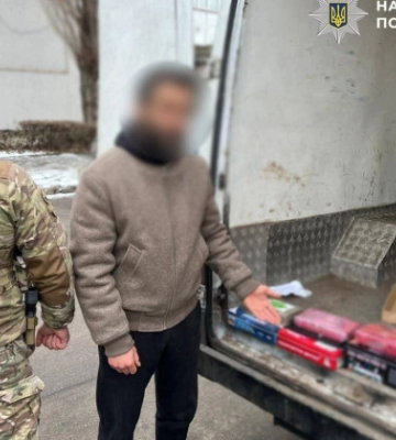 Курʼєр року: іноземець віз кокаїн Києвом у коробках з-під побутових товарів