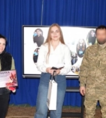 На Кіровоградщині парламент дітей передав військовому підрозділу кошти
