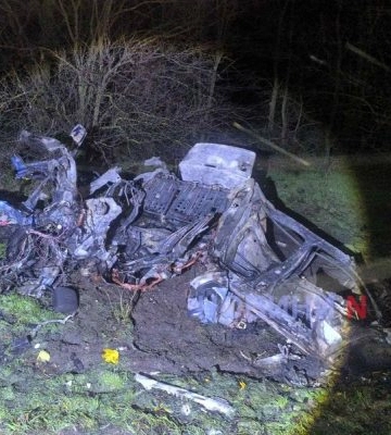 Під Миколаєвом вантажівка розчавила легковий автомобіль