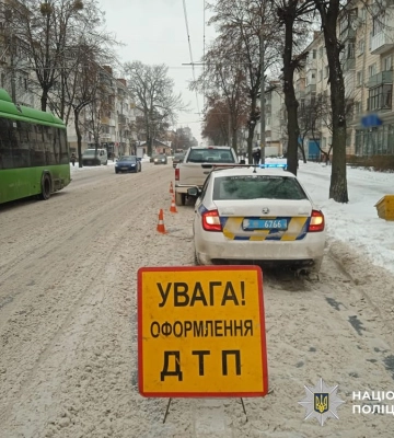У Житомирі 56-річна жінка потрапила до лікарні внаслідок наїзду автомобіля