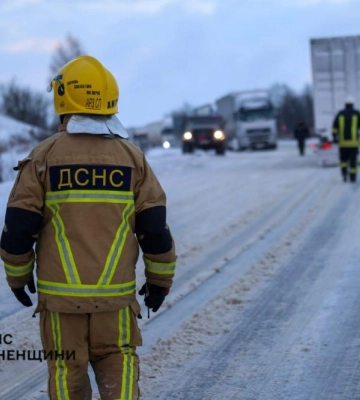 Рятувальники Рівненщини показали, як долали наслідки негоди