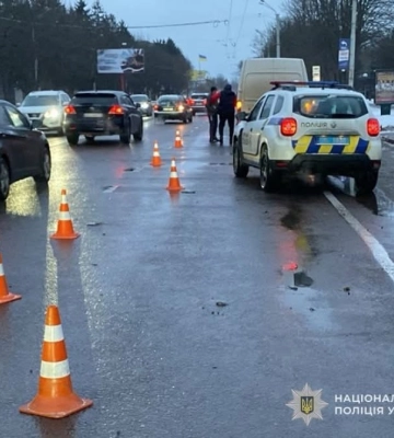 На вулиці Стрийській у Львові авто збило літню жінку: вона померла у лікарні