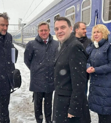 Новий глава МЗС Чехії прибув до України, його потяг затримався через російську атаку