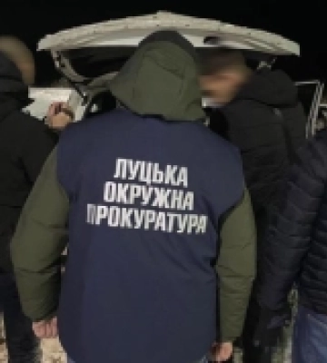 Слідчі Луцького управління поліції викрили схему з хабарем за водійське посвідчення