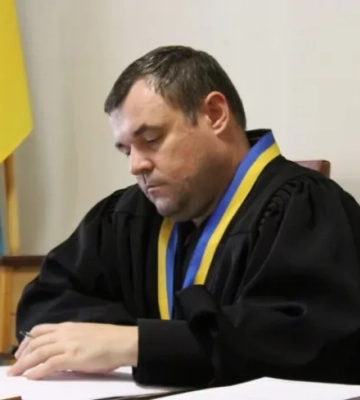 Вища рада правосуддя звільнила суддю Приморського суду Одеси, який отримав підозру від НАБУ у хабарництві