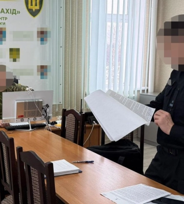 Брав хабарі автомобілями: заступнику начальника Рівненського ТЦК оголосили підозру