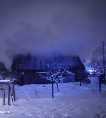 У Драгові на Хустщині загорілася господарська споруда: пожежу ліквідували за пів години