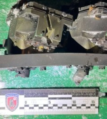 СБУ продемонструвала уламки «Орєшніка», яким рф атакувала Львівщину і кваліфікує цей удар як воєнний злочин