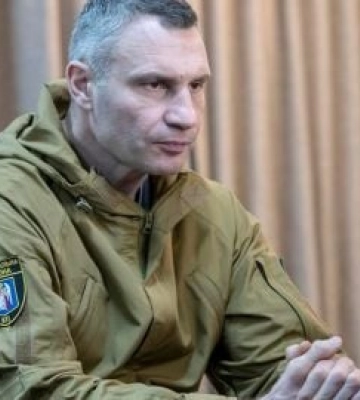 Безугла різко розкритикувала Кличка: мер у відпустці, місто під атаками