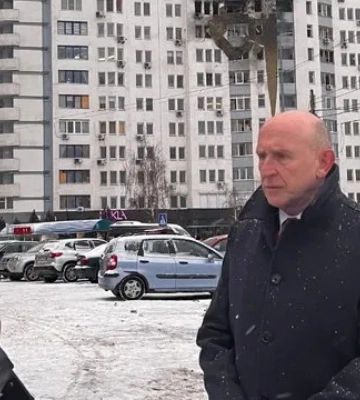 Міністр оборони Британії особисто оглянув наслідки російського обстрілу Києва