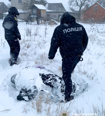 На Рівненщині поліцейський громади врятував пенсіонерку від вірної смерті через переохолодження