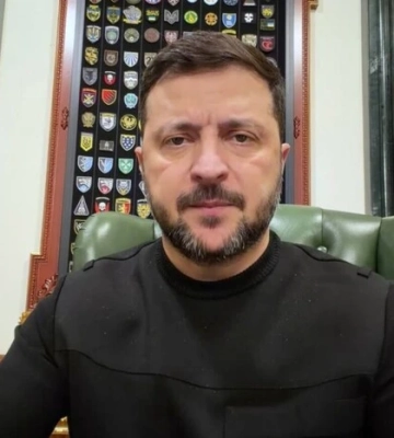 Зеленский призвал городские власти "не убегать от проблем" и упомянул Киев