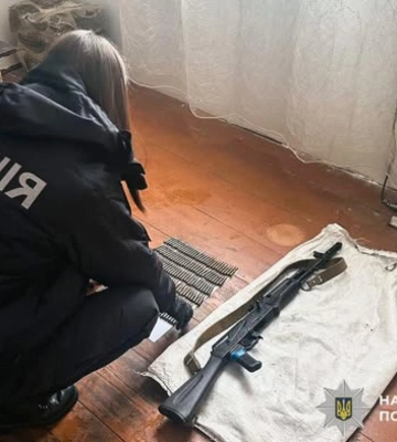 У жителя села на Рівненщині виявили автомат та майже 200 набоїв