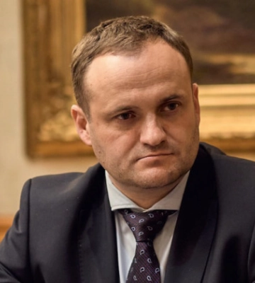 У Києві більшість лікарень і шкіл отримали тепло – Олексій Кулеба пояснив, хто досі чекає опалення