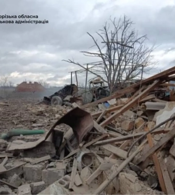 Росіяни вдарили КАБами по Запорізькому району, є поранена