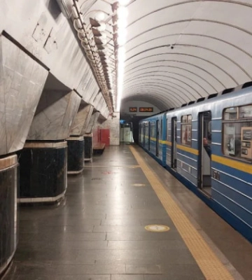 Петиція про щоденну зупинку метро під час хвилини мовчання не набрала голосів