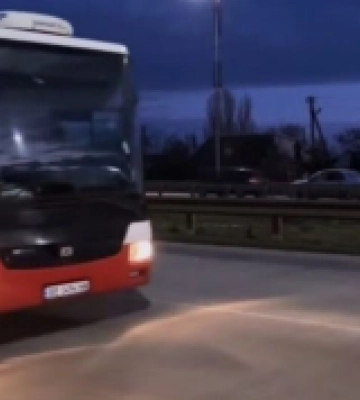 Миколаїв підтримав одеситів автобусами: допомагаємо сусідам після ударів по енергетиці
