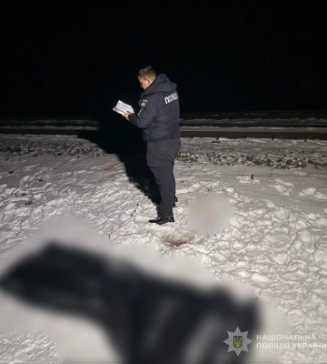 Сидів на рейках: на Одещині потяг на смерть збив чоловіка