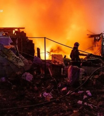Вночі РФ вдарила по житловому сектору на Харківщині: четверо постраждалих. За добу в області поранено вісім осіб. ВІДЕО+ФОТОрепортаж