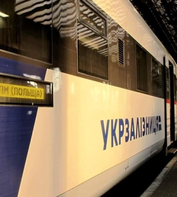Потяг Дніпро-Холм "застряг" на кордоні на 9 годин: у чому причина