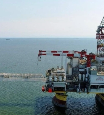 Сили оборони уразили три бурові установки «Лукойлу» в Каспійському морі